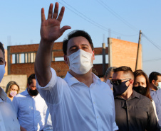 Após uma longa paralisação de cerca de seis anos, o Governo do Paraná  vai retomar a obra do Centro Estadual de Educação Profissional de Ibiporã  (CEEP-Ibiporã), na Região Norte.
A recuperação da construção atende a uma determinação do governador Carlos Massa Ratinho Junior, que visitou o local nesta quinta-feira (24) e assinou a ordem de serviço que permite a retomada imediata da obra. 
