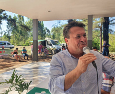 O Instituto Água e Terra (IAT) entregou nesta sexta-feira (25) os documentos para regularização fundiária para 187 famílias de pequenos agricultores do município de Cândido de Abreu, na Região Central do Estado. O IAT é um órgão vinculado à Secretaria do Desenvolvimento Sustentável e do Turismo.
Foto:IAT