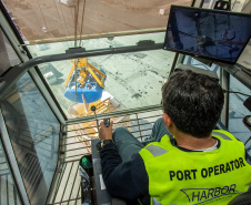 De janeiro a agosto, as operações de fertilizantes foram mais ágeis, desde a chegada do navio até a descarga do produto. Este ano, o volume de adubos está 4,6 % maior que o registrado no período em 2019.
Foto: Claudio Neves/Portos do Parana