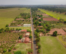 O governador Carlos Massa Ratinho Junior inaugurou nesta quinta-feira (1º) a pavimentação asfáltica da Estrada São Manoel, em São Jorge do Patrocínio, na região Noroeste, e anunciou novos investimentos para o município em pavimentações urbanas e de estradas rurais, veículos e iluminação pública.  Foto: Jose Fernando Ogura/AEN