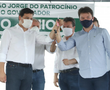 O governador Carlos Massa Ratinho Junior inaugurou nesta quinta-feira (1º) a pavimentação asfáltica da Estrada São Manoel, em São Jorge do Patrocínio, na região Noroeste, e anunciou novos investimentos para o município em pavimentações urbanas e de estradas rurais, veículos e iluminação pública.  Foto: Jose Fernando Ogura/AEN