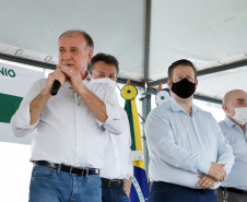 O governador Carlos Massa Ratinho Junior inaugurou nesta quinta-feira (1º) a pavimentação asfáltica da Estrada São Manoel, em São Jorge do Patrocínio, na região Noroeste, e anunciou novos investimentos para o município em pavimentações urbanas e de estradas rurais, veículos e iluminação pública.  Foto: Jose Fernando Ogura/AEN