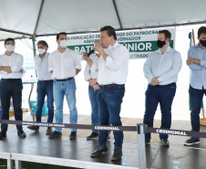 O governador Carlos Massa Ratinho Junior inaugurou nesta quinta-feira (1º) a pavimentação asfáltica da Estrada São Manoel, em São Jorge do Patrocínio, na região Noroeste, e anunciou novos investimentos para o município em pavimentações urbanas e de estradas rurais, veículos e iluminação pública.  Foto: Jose Fernando Ogura/AEN
