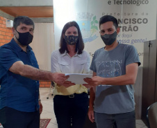 Empreendedor de Francisco Beltrão contratou financiamento para instalar painéis de energia solar para reduzir os gastos com energia elétrica, que impactam no custo de produção.
Foto: Fomento