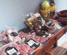 Esse instrumento é um marco na trajetória das pequenas empresas familiares, pois elas poderão expandir seus negócios, ampliar vendas, produzir mais”, afirmou o secretário da Agricultura e do Abastecimento, Norberto Ortigara, ao entregar, nesta sexta-feira (02), o certificado de adesão ao município de Santa Helena, no Oeste do Paraná. Foto:SEAB