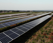  Usina solar da Copel recebe módulos fotovoltaicos. Foto: Copel