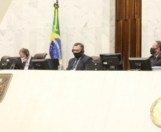 O secretário de Estado da Saúde, Beto Preto, apresentou o relatório de ações da pasta aos deputados estaduais em audiência pública na Assembleia Legislativa do Paraná (Alep), nesta terça-feira (6). Os destaques de investimentos e atividades realizadas foram as ações para o enfrentamento à pandemia pela Covid-19. Foto: Ari Dias/AEN