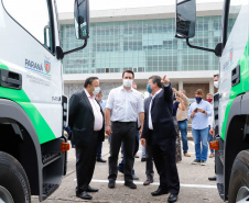 O governador Carlos Massa Ratinho Junior entregou nesta quarta-feira (7) mais 14 caminhões-pipa para municípios do Interior e do Litoral do Paraná. Eles são parte de um pacote de investimentos em 100 unidades desse mesmo modelo. O aporte total é de aproximadamente R$ 21,3 milhões, feito pela Secretaria do  Desenvolvimento Sustentável e do Turismo.