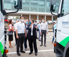 O governador Carlos Massa Ratinho Junior entregou nesta quarta-feira (7) mais 14 caminhões-pipa para municípios do Interior e do Litoral do Paraná. Eles são parte de um pacote de investimentos em 100 unidades desse mesmo modelo. O aporte total é de aproximadamente R$ 21,3 milhões, feito pela Secretaria do  Desenvolvimento Sustentável e do Turismo.