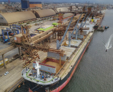 04/2019 - 
Segue crescente o volume de cargas movimentado pelos portos paranaenses em 2020. Comparando os meses de setembro, deste e do ano passado, o acréscimo registrado passa dos 28%.  Foto: José Fernando Ogura/AEN