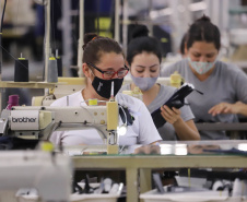 Com 43 anos de história, a Raffer omeçou como uma pequena alfaiataria e foi crescendo. Hoje, a empresa tem área de 15 mil metros quadrados e emprega 300 pessoas e produz 150 mil peças por mês.