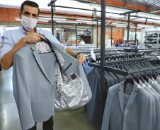 Com 43 anos de história, a Raffer omeçou como uma pequena alfaiataria e foi crescendo. Hoje, a empresa tem área de 15 mil metros quadrados e emprega 300 pessoas e produz 150 mil peças por mês.