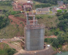 As obras da Ponte da Integração, em Foz do Iguaçu, no Oeste do Estado, atingiram 34% no final de setembro. O projeto é uma parceria entre a usina, o Governo do Estado e o governo federal. A gestão da obra é feita pela Secretaria da Infraestrutura e Logística do Paraná