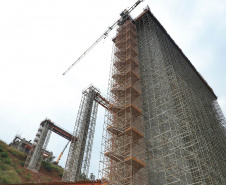 As obras da Ponte da Integração, em Foz do Iguaçu, no Oeste do Estado, atingiram 34% no final de setembro. O projeto é uma parceria entre a usina, o Governo do Estado e o governo federal. A gestão da obra é feita pela Secretaria da Infraestrutura e Logística do Paraná