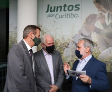 As cooperativas de créditos são estratégicas e ajudam a fortalecer o setor produtivo paranaense, em especial durante a pandemia da Covid 19. A afirmação foi feita pelo vice-governador Darci Piana ao participar, nesta quinta-feira (08), da inauguração de uma agência do Sicredi em Curitiba. Ele destacou o setor, que hoje representa na região Sul cerca de 15% no sistema financeiro.. Foto: Camila Tonett
