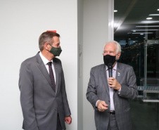 As cooperativas de créditos são estratégicas e ajudam a fortalecer o setor produtivo paranaense, em especial durante a pandemia da Covid 19. A afirmação foi feita pelo vice-governador Darci Piana ao participar, nesta quinta-feira (08), da inauguração de uma agência do Sicredi em Curitiba. Ele destacou o setor, que hoje representa na região Sul cerca de 15% no sistema financeiro. Foto: Camila Tonett