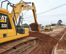 Asfalto novo garante melhor qualidade de vida em Cascavel. Rua Xavantes.