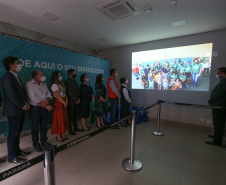 Encerramento da Campanha Paraná Piá, idealizada pela Primeira Dama do Estado, a Srª Luciana Saito Massa juntamente com a Superintendência Geral de Ação Solidária, no Hospital da Providencia em Apucarana, nesta quinta-feira(15).O objetivo da Campanha foi arrecadar brinquedos que foram entregues em comemoração ao dia das crianças.   15/10/2020 - Foto: Geraldo Bubniak/AEN