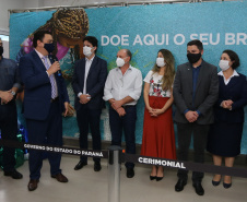 Encerramento da Campanha Paraná Piá, idealizada pela Primeira Dama do Estado, a Srª Luciana Saito Massa juntamente com a Superintendência Geral de Ação Solidária, no Hospital da Providencia em Apucarana, nesta quinta-feira(15).O objetivo da Campanha foi arrecadar brinquedos que foram entregues em comemoração ao dia das crianças.   15/10/2020 - Foto: Geraldo Bubniak/AEN