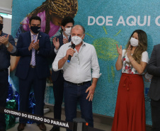 Encerramento da Campanha Paraná Piá, idealizada pela Primeira Dama do Estado, a Srª Luciana Saito Massa juntamente com a Superintendência Geral de Ação Solidária, no Hospital da Providencia em Apucarana, nesta quinta-feira(15).O objetivo da Campanha foi arrecadar brinquedos que foram entregues em comemoração ao dia das crianças.   15/10/2020 - Foto: Geraldo Bubniak/AEN