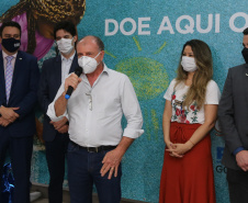 Encerramento da Campanha Paraná Piá, idealizada pela Primeira Dama do Estado, a Srª Luciana Saito Massa juntamente com a Superintendência Geral de Ação Solidária, no Hospital da Providencia em Apucarana, nesta quinta-feira(15).O objetivo da Campanha foi arrecadar brinquedos que foram entregues em comemoração ao dia das crianças.   15/10/2020 - Foto: Geraldo Bubniak/AEN