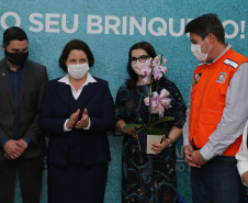 Encerramento da Campanha Paraná Piá, idealizada pela Primeira Dama do Estado, a Srª Luciana Saito Massa juntamente com a Superintendência Geral de Ação Solidária, no Hospital da Providencia em Apucarana, nesta quinta-feira(15).O objetivo da Campanha foi arrecadar brinquedos que foram entregues em comemoração ao dia das crianças.   15/10/2020 - Foto: Geraldo Bubniak/AEN
