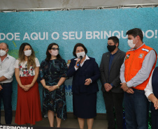 Encerramento da Campanha Paraná Piá, idealizada pela Primeira Dama do Estado, a Srª Luciana Saito Massa juntamente com a Superintendência Geral de Ação Solidária, no Hospital da Providencia em Apucarana, nesta quinta-feira(15).O objetivo da Campanha foi arrecadar brinquedos que foram entregues em comemoração ao dia das crianças.   15/10/2020 - Foto: Geraldo Bubniak/AEN