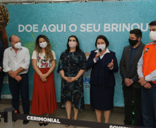 Encerramento da Campanha Paraná Piá, idealizada pela Primeira Dama do Estado, a Srª Luciana Saito Massa juntamente com a Superintendência Geral de Ação Solidária, no Hospital da Providencia em Apucarana, nesta quinta-feira(15).O objetivo da Campanha foi arrecadar brinquedos que foram entregues em comemoração ao dia das crianças.   15/10/2020 - Foto: Geraldo Bubniak/AEN