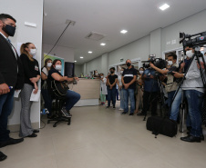 Encerramento da Campanha Paraná Piá, idealizada pela Primeira Dama do Estado, a Srª Luciana Saito Massa juntamente com a Superintendência Geral de Ação Solidária, no Hospital da Providencia em Apucarana, nesta quinta-feira(15).O objetivo da Campanha foi arrecadar brinquedos que foram entregues em comemoração ao dia das crianças.   15/10/2020 - Foto: Geraldo Bubniak/AEN