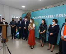 Encerramento da Campanha Paraná Piá, idealizada pela Primeira Dama do Estado, a Srª Luciana Saito Massa juntamente com a Superintendência Geral de Ação Solidária, no Hospital da Providencia em Apucarana, nesta quinta-feira(15).O objetivo da Campanha foi arrecadar brinquedos que foram entregues em comemoração ao dia das crianças.   15/10/2020 - Foto: Geraldo Bubniak/AEN