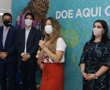 Encerramento da Campanha Paraná Piá, idealizada pela Primeira Dama do Estado, a Srª Luciana Saito Massa juntamente com a Superintendência Geral de Ação Solidária, no Hospital da Providencia em Apucarana, nesta quinta-feira(15).O objetivo da Campanha foi arrecadar brinquedos que foram entregues em comemoração ao dia das crianças.   15/10/2020 - Foto: Geraldo Bubniak/AEN