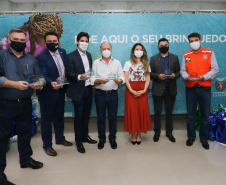 Encerramento da Campanha Paraná Piá, idealizada pela Primeira Dama do Estado, a Srª Luciana Saito Massa juntamente com a Superintendência Geral de Ação Solidária, no Hospital da Providencia em Apucarana, nesta quinta-feira(15).O objetivo da Campanha foi arrecadar brinquedos que foram entregues em comemoração ao dia das crianças.   15/10/2020 - Foto: Geraldo Bubniak/AEN