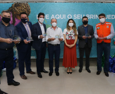 Encerramento da Campanha Paraná Piá, idealizada pela Primeira Dama do Estado, a Srª Luciana Saito Massa juntamente com a Superintendência Geral de Ação Solidária, no Hospital da Providencia em Apucarana, nesta quinta-feira(15).O objetivo da Campanha foi arrecadar brinquedos que foram entregues em comemoração ao dia das crianças.   15/10/2020 - Foto: Geraldo Bubniak/AEN