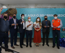 Encerramento da Campanha Paraná Piá, idealizada pela Primeira Dama do Estado, a Srª Luciana Saito Massa juntamente com a Superintendência Geral de Ação Solidária, no Hospital da Providencia em Apucarana, nesta quinta-feira(15).O objetivo da Campanha foi arrecadar brinquedos que foram entregues em comemoração ao dia das crianças.   15/10/2020 - Foto: Geraldo Bubniak/AEN