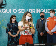 A campanha Paraná Piá terminou nesta quinta-feira (15) com uma entrega simbólica de 250 brinquedos para crianças internadas no Hospital da Providência em Apucarana, no Vale do Ivaí. A iniciativa, liderada pela primeira-dama Luciana Saito Massa, e pela Superintendência Geral de Ação Solidária (SGAS), do Governo do Estado, arrecadou mais de 15 mil brinquedos novos ou usados para celebrar o Dia das Crianças. Foto: Valdelino Pontes