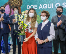 A campanha Paraná Piá terminou nesta quinta-feira (15) com uma entrega simbólica de 250 brinquedos para crianças internadas no Hospital da Providência em Apucarana, no Vale do Ivaí. A iniciativa, liderada pela primeira-dama Luciana Saito Massa, e pela Superintendência Geral de Ação Solidária (SGAS), do Governo do Estado, arrecadou mais de 15 mil brinquedos novos ou usados para celebrar o Dia das Crianças. Foto: Valdelino Pontes