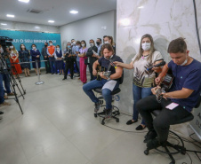 A campanha Paraná Piá terminou nesta quinta-feira (15) com uma entrega simbólica de 250 brinquedos para crianças internadas no Hospital da Providência em Apucarana, no Vale do Ivaí. A iniciativa, liderada pela primeira-dama Luciana Saito Massa, e pela Superintendência Geral de Ação Solidária (SGAS), do Governo do Estado, arrecadou mais de 15 mil brinquedos novos ou usados para celebrar o Dia das Crianças. Foto: Valdelino Pontes