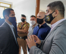 O Governo do Estado, por meio da Secretaria da Segurança Pública do Departamento Penitenciário (Depen), inaugurou nesta quinta-feira (15) a Cadeia Pública Feminina de Londrina. Totalmente reestruturado, o novo espaço, localizado no antigo 3º Distrito Policial, conta com 176 vagas e espaços mais adequados para a custódia de mulheres presas da região Norte.Foto:SESP