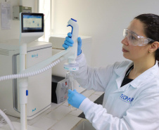 Para aprimorar a qualidade das análises e ensaios tecnológicos o Instituto de Tecnologia do Paraná (Tecpar) adquiriu uma série equipamentos que conferem mais eficiência, precisão e agilidade aos processos de trabalho. Os novos aparelhos, que totalizam um investimento de cerca de R$ 600 mil, foram adquiridos por meio de incentivos do Sistema Brasileiro de Tecnologia (Sibratec), com recursos da Financiadora de Estudos e Projetos (Finep). Foto:Tecpar
