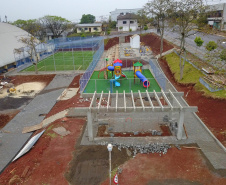 Um investimento de R$ 650.223,54 da Secretaria de Desenvolvimento Urbano e Obras Públicas também está tirando do papel um espaço fundamental para cidades desse porte: uma praça municipal. Ela fica entre a Avenida Brasil, a Alameda Cinco e as ruas Quatro e Cinco, a apenas seis quadras da PRC-280, principal corredor de exportação do Sudoeste do Paraná. Foto: José fernando Ogura/AEN