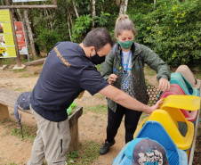 O projeto Um Dia no Parque começou neste domingo (18) em seis Unidades de Conservação (UCs) do Paraná, com atividades diferenciadas de conscientização ambiental. A ação é do Instituto Água e Terra (IAT), órgão vinculado à Secretaria de Estado do Desenvolvimento Sustentável e do Turismo, em parceria com a Rede Pró-UC, a Coalizão Pró-Unidades de Conservação e apoio da Águas Ouro Fino.