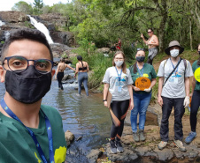 O projeto Um Dia no Parque começou neste domingo (18) em seis Unidades de Conservação (UCs) do Paraná, com atividades diferenciadas de conscientização ambiental. A ação é do Instituto Água e Terra (IAT), órgão vinculado à Secretaria de Estado do Desenvolvimento Sustentável e do Turismo, em parceria com a Rede Pró-UC, a Coalizão Pró-Unidades de Conservação e apoio da Águas Ouro Fino.