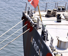 Este ano, os portos do Paraná receberam navios de 48 nacionalidades diferentes. De janeiro até setembro, 1.845 atracações aconteceram nos terminais de Paranaguá e Antonina. A bandeira mais frequente foi a da República das Ilhas Marshall, um pequeno país da Oceania, que apareceu em 273 embarcações. 