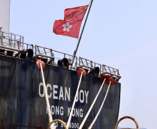 Este ano, os portos do Paraná receberam navios de 48 nacionalidades diferentes. De janeiro até setembro, 1.845 atracações aconteceram nos terminais de Paranaguá e Antonina. A bandeira mais frequente foi a da República das Ilhas Marshall, um pequeno país da Oceania, que apareceu em 273 embarcações. 
