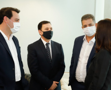 A Gelprime, empresa do grupo Vancouros, anunciou nesta terça-feira (20) um investimento de cerca de R$ 300 milhões em um complexo industrial em Ibiporã, no Norte do Paraná.  A assinatura do acordo com a Secretaria da Fazenda aconteceu no Palácio Iguaçu e contou com a participação do governador Carlos Massa Ratinho Junior e do presidente da empresa, Edson Vanzella Pereira de Souza.
