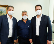 A Gelprime, empresa do grupo Vancouros, anunciou nesta terça-feira (20) um investimento de cerca de R$ 300 milhões em um complexo industrial em Ibiporã, no Norte do Paraná.  A assinatura do acordo com a Secretaria da Fazenda aconteceu no Palácio Iguaçu e contou com a participação do governador Carlos Massa Ratinho Junior e do presidente da empresa, Edson Vanzella Pereira de Souza.