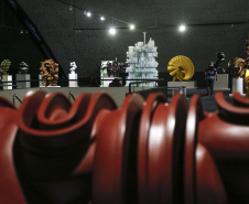 Depois de sete meses fechado, o Museu Oscar Niemeyer (MON) reabriu ao público na última sexta-feira (16), seguindo orientações de segurança determinadas pela Secretaria Estadual de Saúde. A programação virtual do #monemcasa, entretanto, continua acontecendo por meio de oficinas, mediações, quizzes e live. -Foto : Jonathan Campos / AEN
