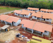 A Cohapar publicou nesta segunda-feira (19) o Manual de Gestão e Fiscalização de Obras sob a responsabilidade da empresa. O material traz conteúdos com orientações detalhadas aos engenheiros, arquitetos e técnicos da companhia que atuam como gestores e fiscais dos projetos de construção e reforma de casas populares, instalação de infraestrutura, urbanização e recuperação ambiental. Foto: José Fernando Ogura/AEN