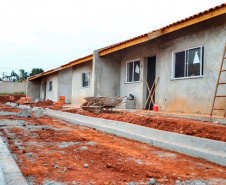A Cohapar publicou nesta segunda-feira (19) o Manual de Gestão e Fiscalização de Obras sob a responsabilidade da empresa. O material traz conteúdos com orientações detalhadas aos engenheiros, arquitetos e técnicos da companhia que atuam como gestores e fiscais dos projetos de construção e reforma de casas populares, instalação de infraestrutura, urbanização e recuperação ambiental. Foto: José Fernando Ogura/AEN