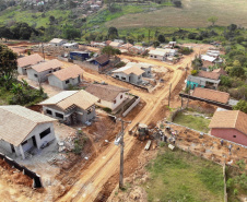 A Cohapar publicou nesta segunda-feira (19) o Manual de Gestão e Fiscalização de Obras sob a responsabilidade da empresa. O material traz conteúdos com orientações detalhadas aos engenheiros, arquitetos e técnicos da companhia que atuam como gestores e fiscais dos projetos de construção e reforma de casas populares, instalação de infraestrutura, urbanização e recuperação ambiental. Foto: Gilson Abreu/AEN